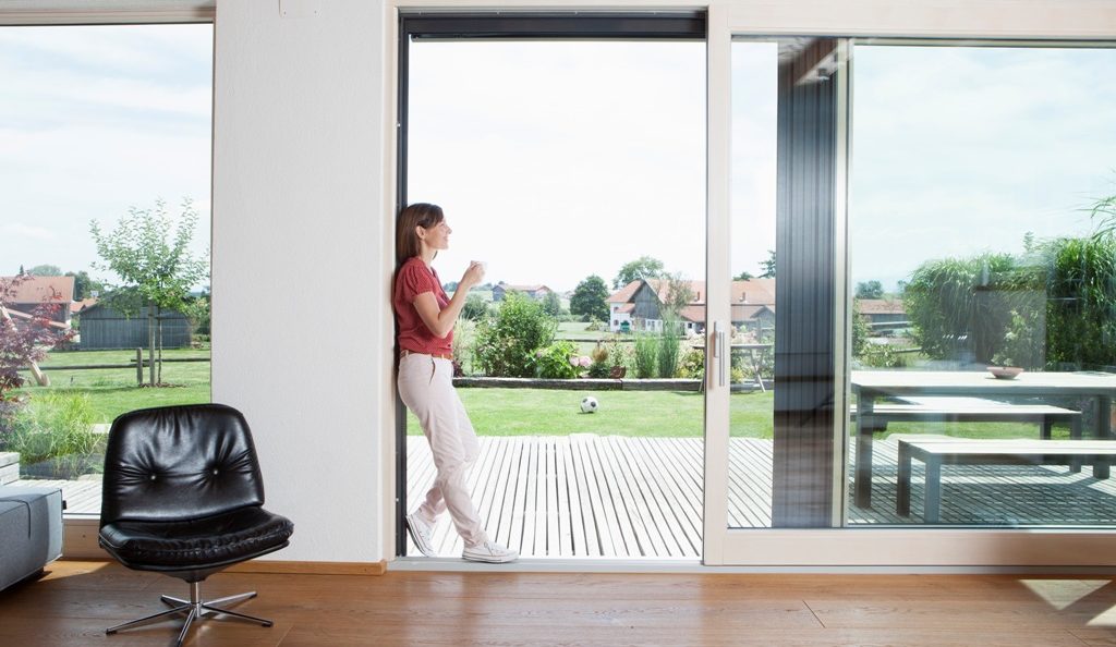 Portes d'entrée : comment améliorer l'isolation thermique de votre foyer