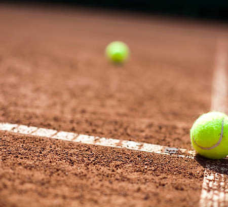 Engagement Environnemental Exemplaire : Service Tennis et la Construction de Courts de Tennis à Toulon
