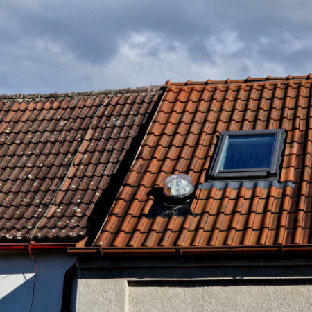 Comment organiser une pose Velux à Chaville sur une toiture en tuiles sans provoquer d&rsquo;infiltrations autour de la fenêtre ?
